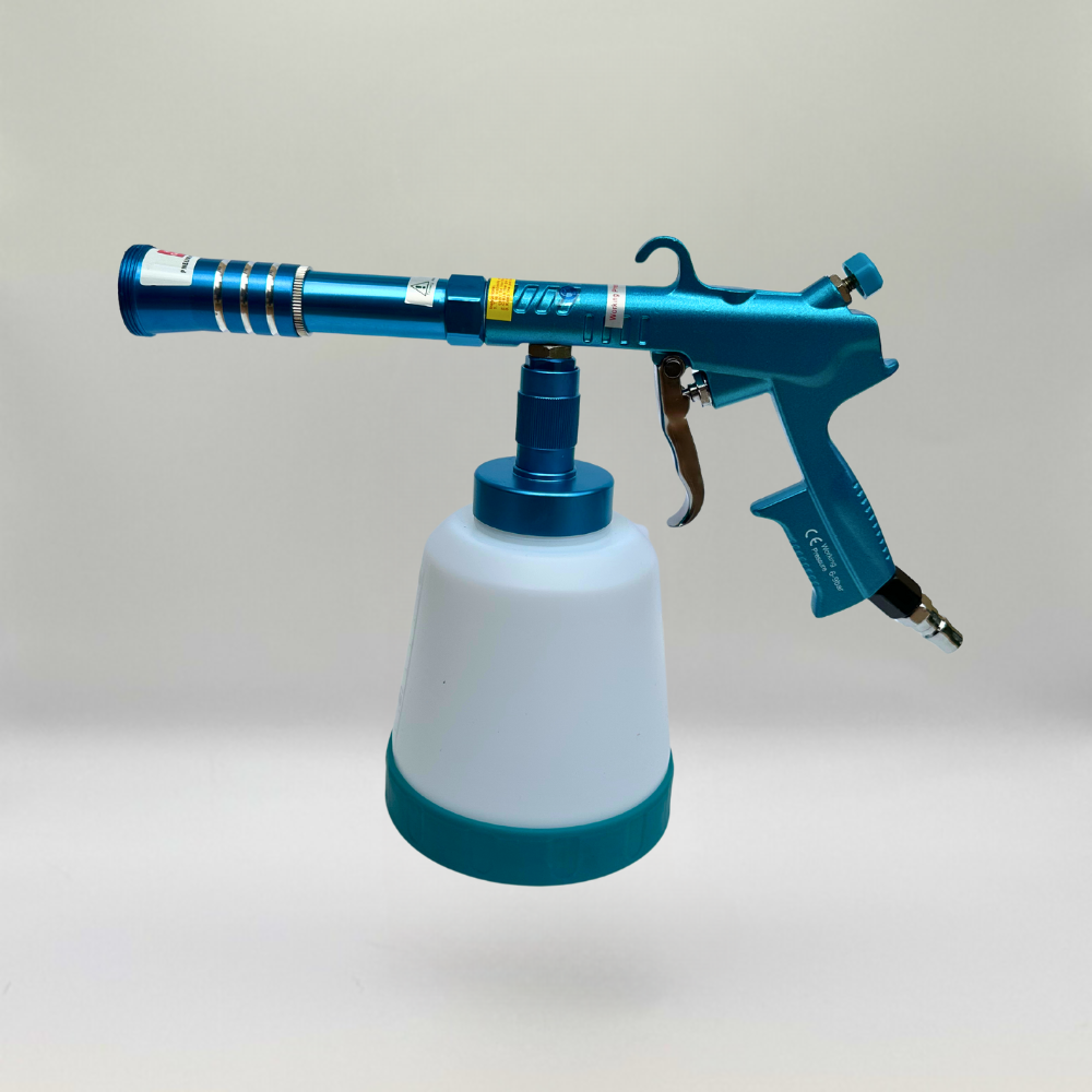 Cleaning Gun with Liquid